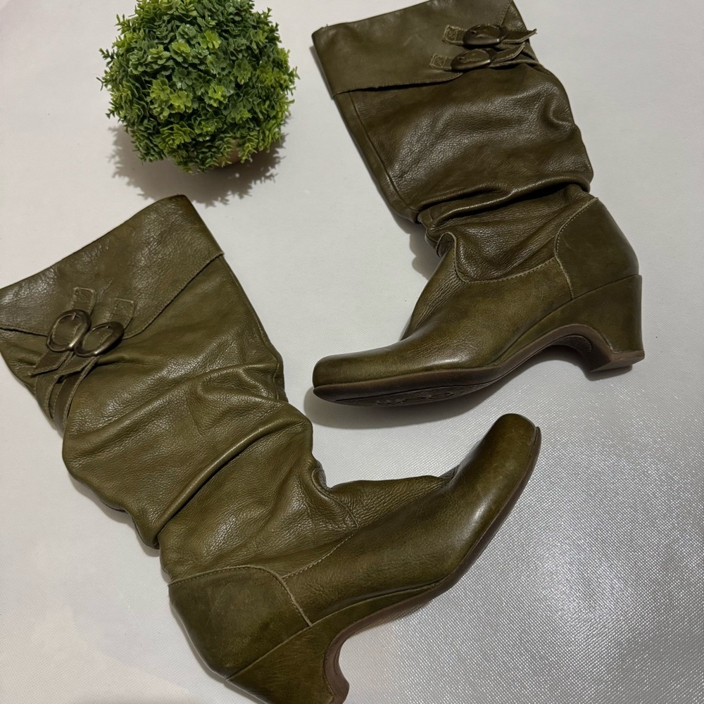 Eric Michael Moss Green Leather Slouch Kitten Heel Boots Size 37 Ren Fair Fairy